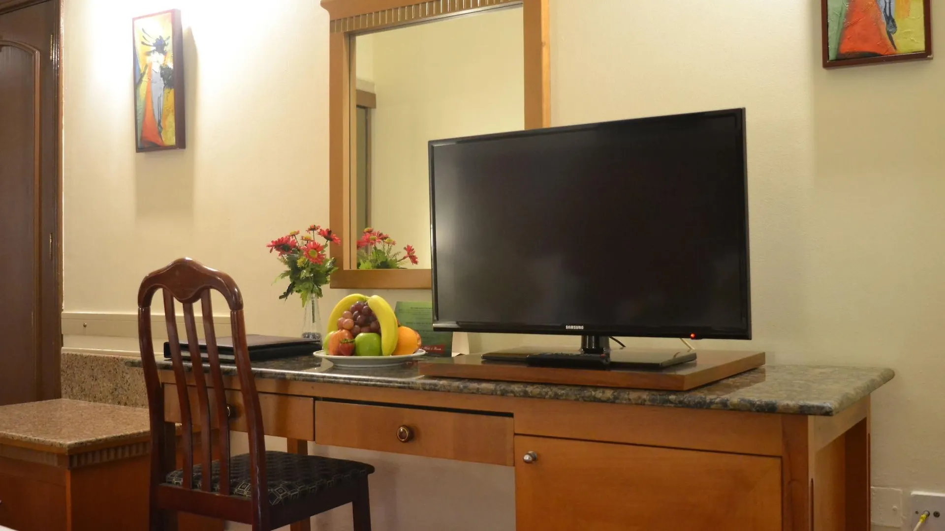 Ramee Guestline Hotel Dubai 2*,